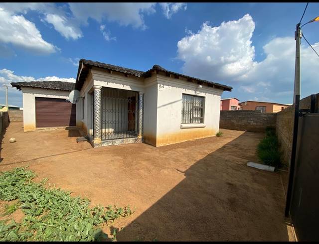 2 BEDROOM HOUSE FOR SALE IN GELUKSDAL